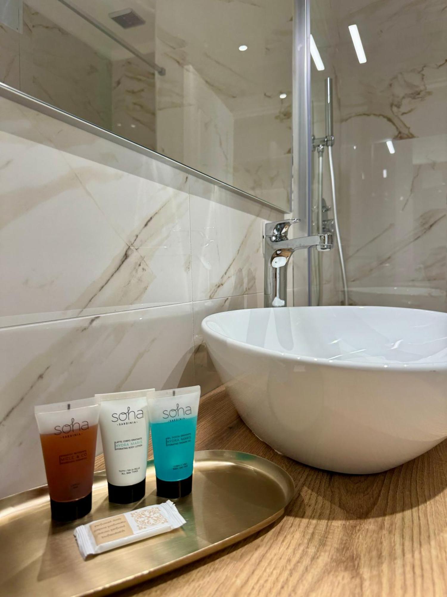 Feel Boutique Rooms Oristano Ngoại thất bức ảnh