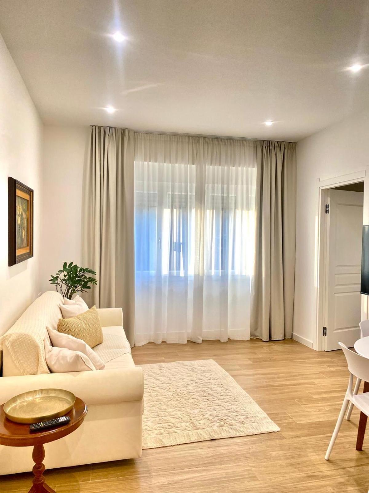 Feel Boutique Rooms Oristano Ngoại thất bức ảnh