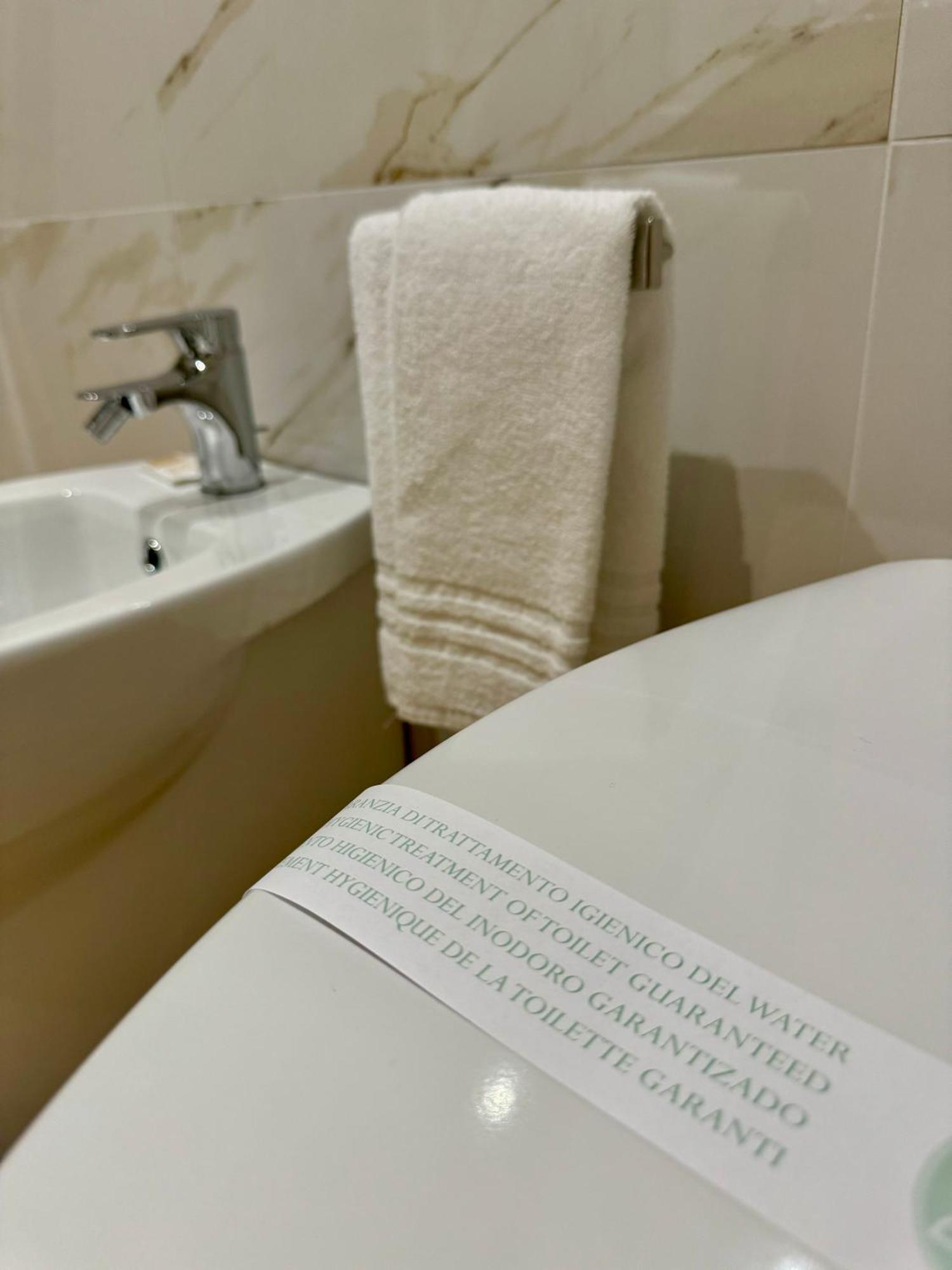 Feel Boutique Rooms Oristano Ngoại thất bức ảnh