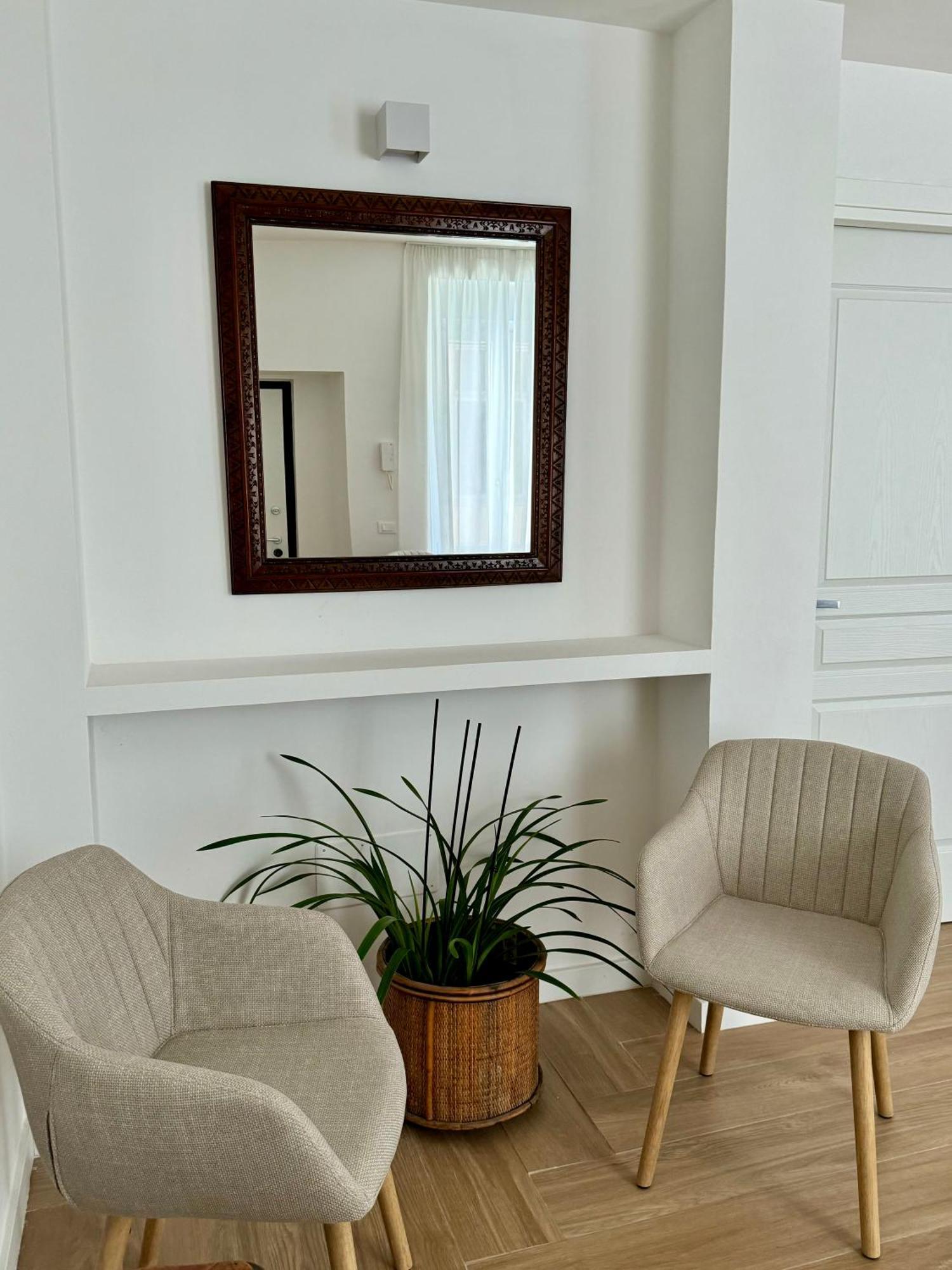 Feel Boutique Rooms Oristano Ngoại thất bức ảnh