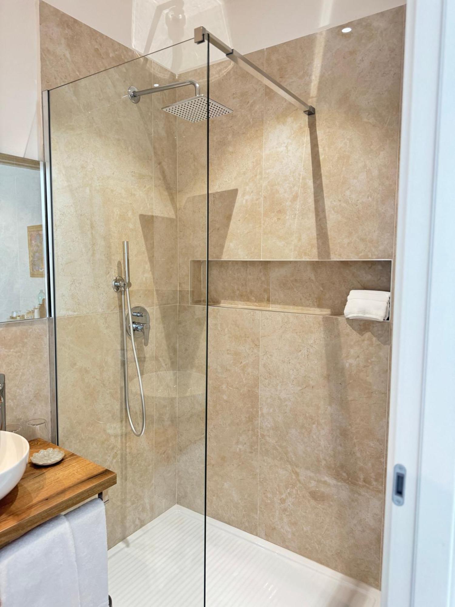 Feel Boutique Rooms Oristano Ngoại thất bức ảnh