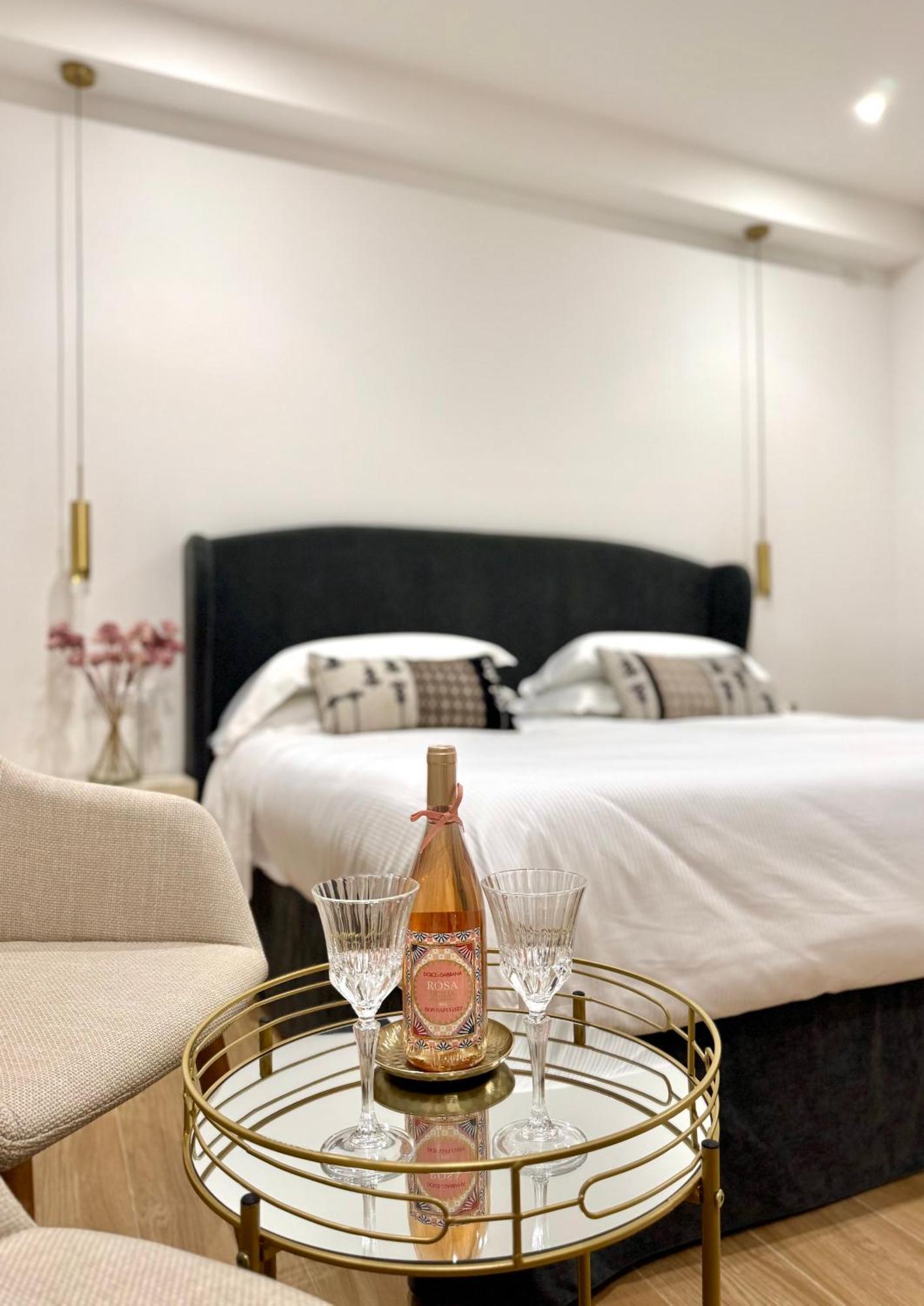 Feel Boutique Rooms Oristano Ngoại thất bức ảnh